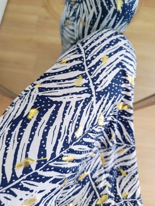 Robe magique imprimée feuillage fond noir ou bleu marine