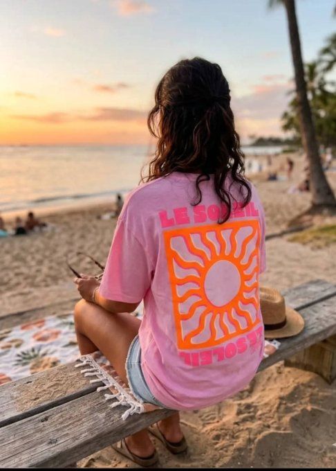 Tee shirt rose inscription au dos le soleil ☀️
