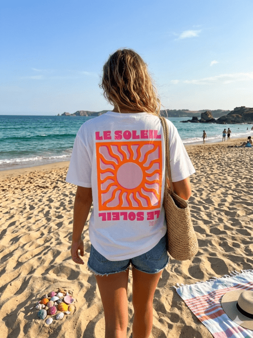 Tee shirt blanc  inscription le soleil ☀️ -