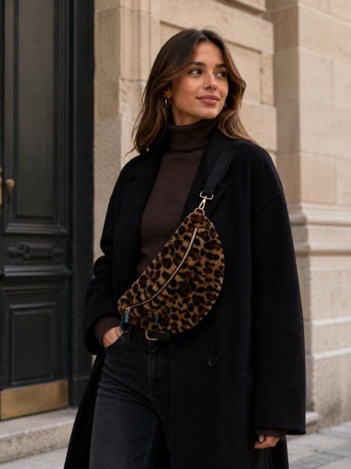 Sac banane fourrure vegan motif léopard 