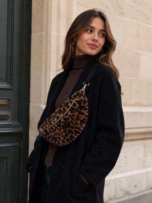 Sac banane fourrure vegan motif léopard 