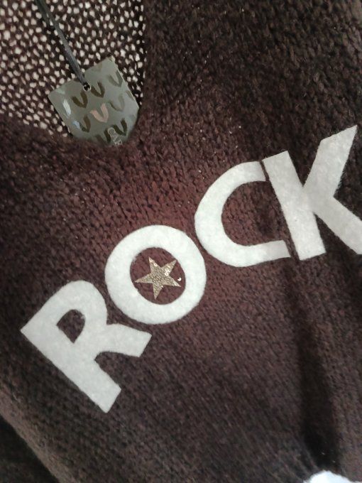 Beau pull chocolat inscription ROCK avec laine véritable 