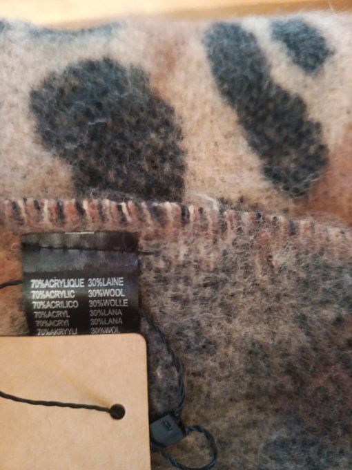 Grande Écharpe tendance coeurs et leopard 30 % laine  