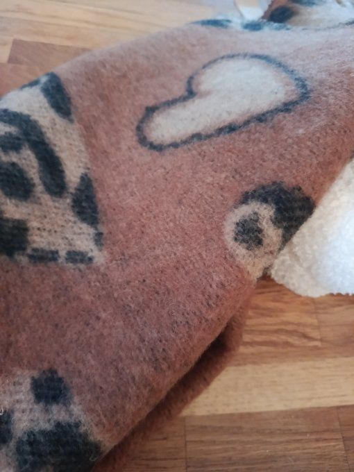 Grande Écharpe tendance coeurs et leopard 30 % laine  