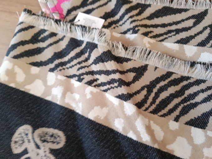 Écharpe triangle mickey avec du leopard et zebré